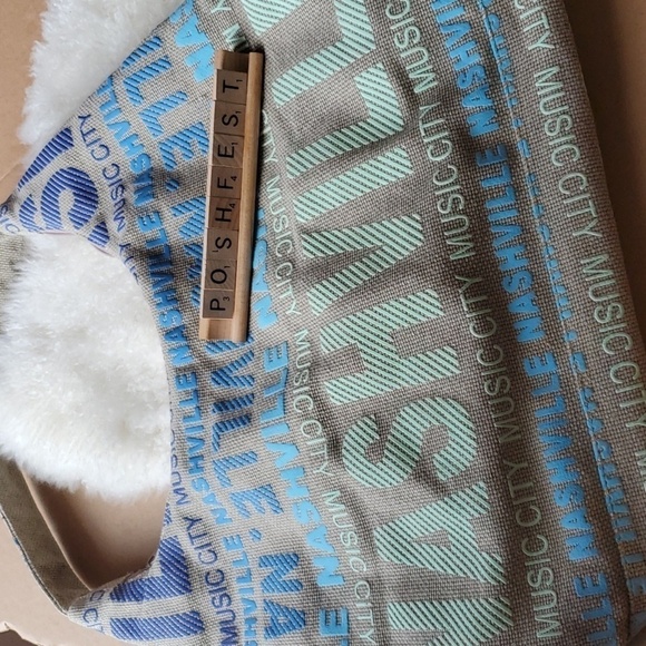 Robin Ruth Handbags - NASHVILLE tote  Robin Ruth tan blue green  w/ Zipper Souvenir Scrabble Poshfest